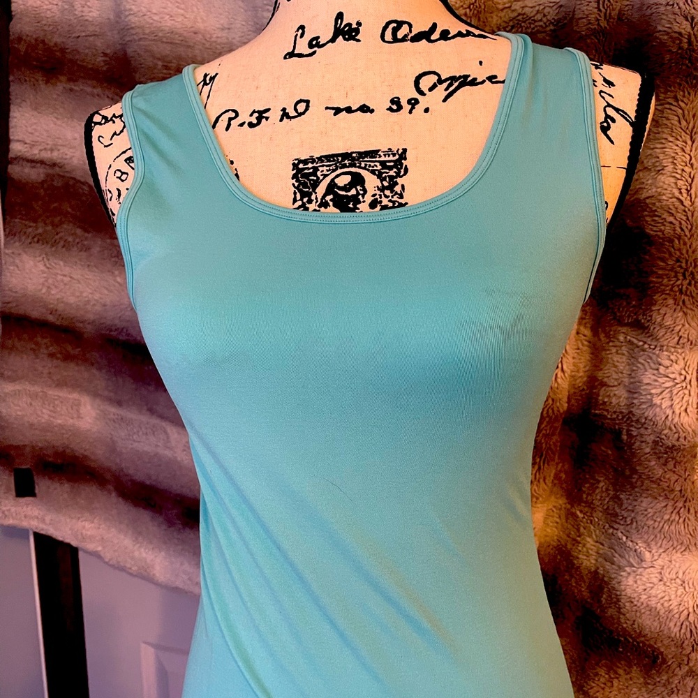 Women’s extra long fitted tanks